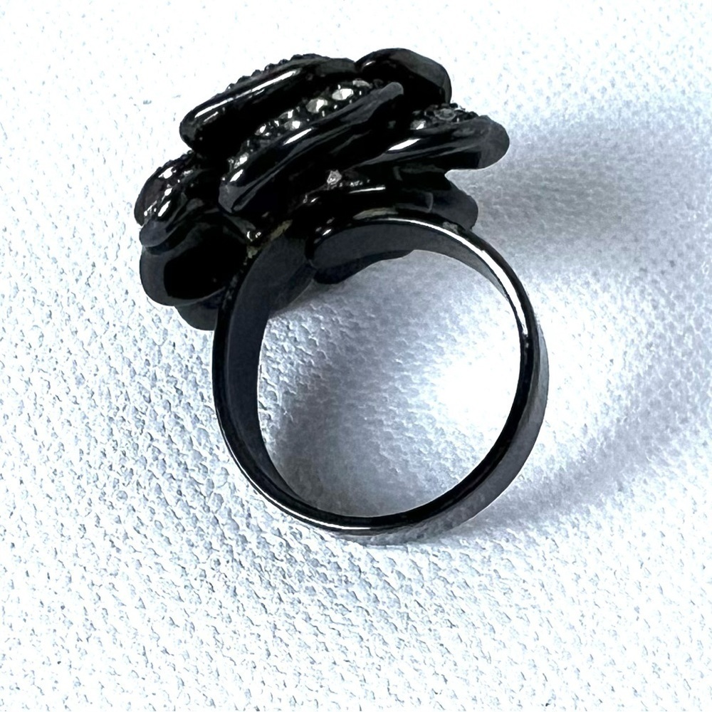 Stella & Dot Belle Fleur Hematite Adjustable Cocktail Ring - Picture 2 of 3